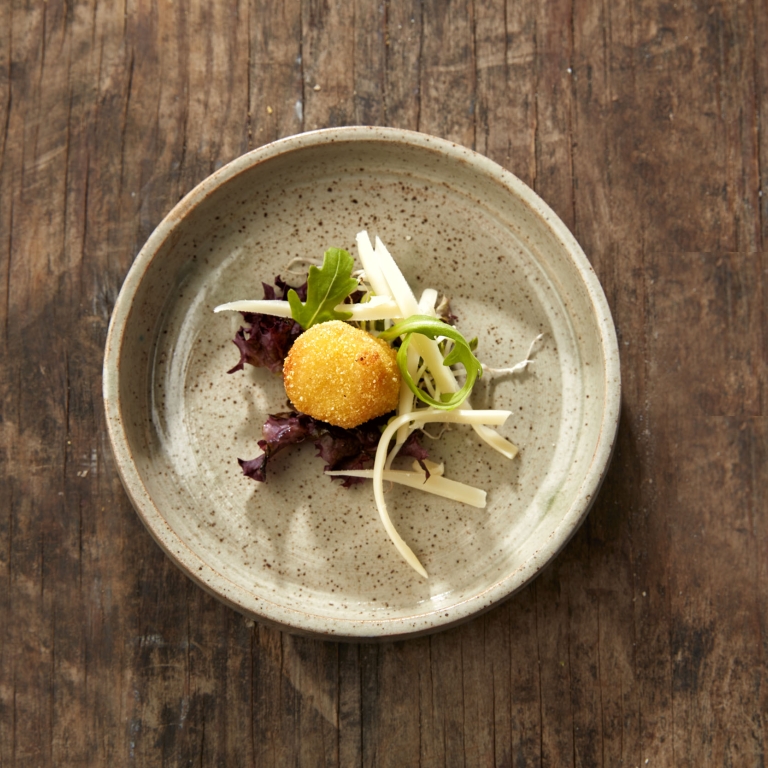 gluten- en lactosevrije kaaskroket - croquettes au fromage sans gluten ni lactose- lactose-free and gluten-free cheese croquette - Amuse Croque - De Kroketterie